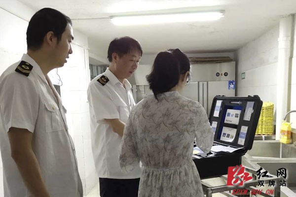 县卫健局积极开展中高考期间卫生安全检查工作