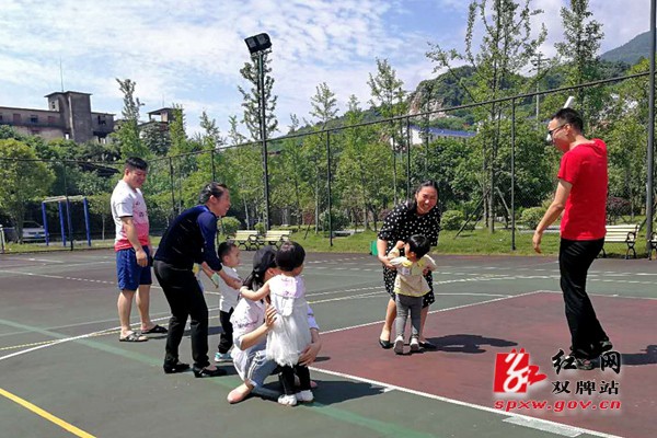 双牌法院开展“书香飘万家•亲子共成长”亲子阅读活动