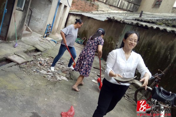 双牌县泷泊林场开展人居环境整治活动