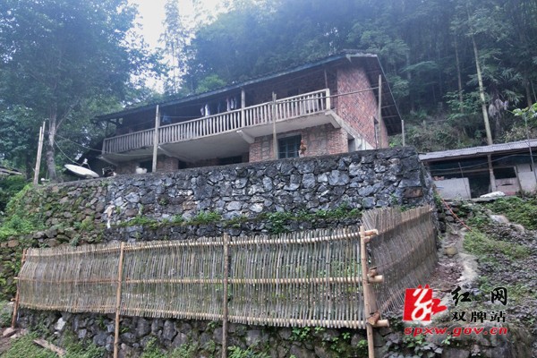 打鼓坪乡“三个坚持”助力村容村貌焕新颜
