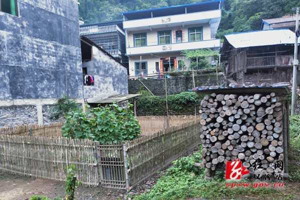 打鼓坪乡“三个坚持”助力村容村貌焕新颜