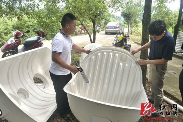 五里牌镇全面开展新一轮厕改工作