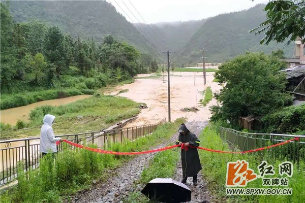暴风雨中见真情