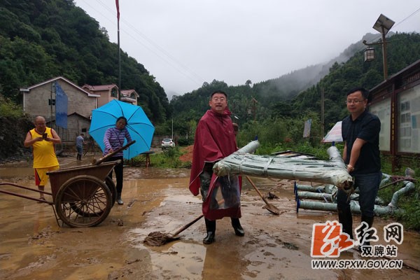 双牌县五星岭乡：灾后重建 干部和群众谁都少不了