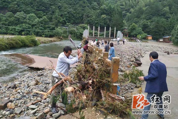 守护碧水青山 阳明山开展灾后清扫大行动