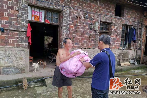 双牌县司法局组织帮扶责任人深入帮扶村走访调查灾情