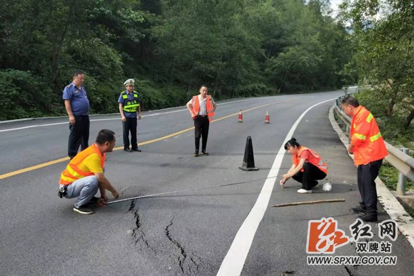 双牌公路局把灾后公路修复作为首要任务