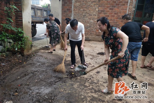 【创卫在行动】小特写 大举措 共同为“创卫”添彩