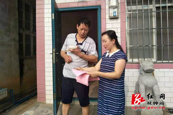 县融媒体中心开展“中元节”禁燃禁烟宣传活动