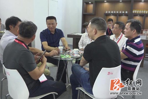 双牌参加世界级中医药盛会 获评省中药材种植示范基地县