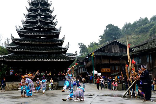 通道旅游景区游人如织