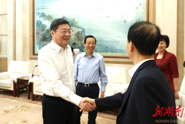 我和我的祖国——湖南党外知识分子“爱国奋斗、建功立业”先进事迹报告会举行 杜家毫 许达哲会见党外知识分子代表人士 李微微出席