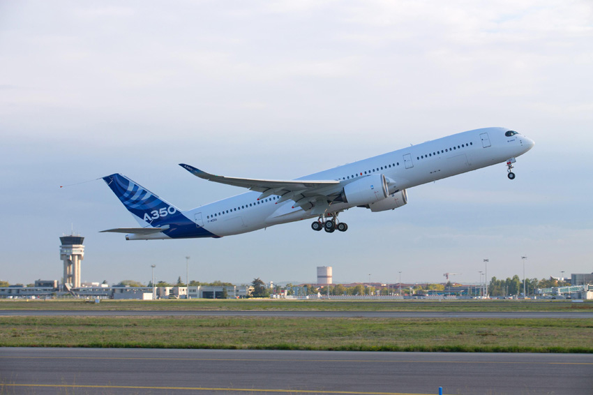 高清:空客第二架A350XWB测试飞机顺利完成首飞