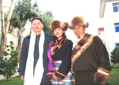 我的藏族兄弟姐妹旦巴和卓玛（图）我的藏族兄弟姐妹旦巴和卓玛（图）"