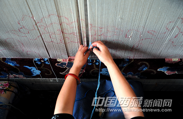 藏毯产业:在挑战与机遇交错中编织梦想
