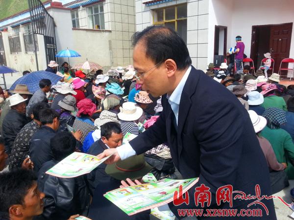 湖北大律师奉献西藏加查小县城