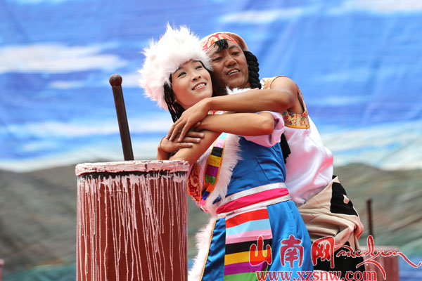 2014中国西藏雅砻文化节闭幕（组图）