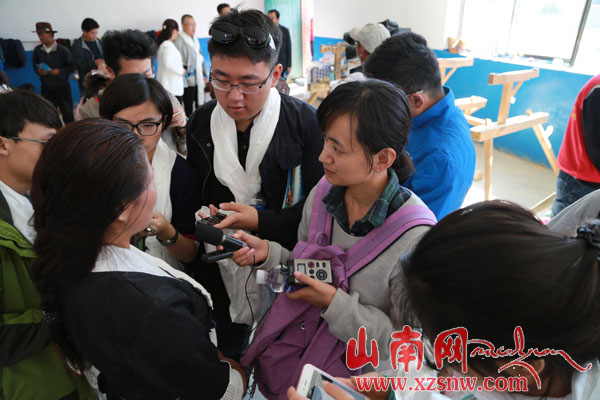 中央媒体采访团在西藏山南地区采访50年发展变迁