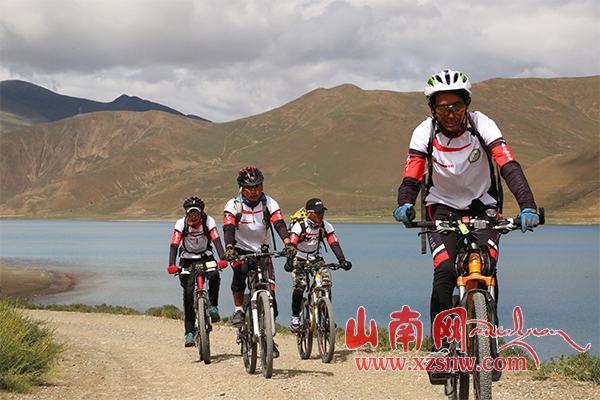 山南环羊湖自行车体验游面向全国招募骑行爱好者