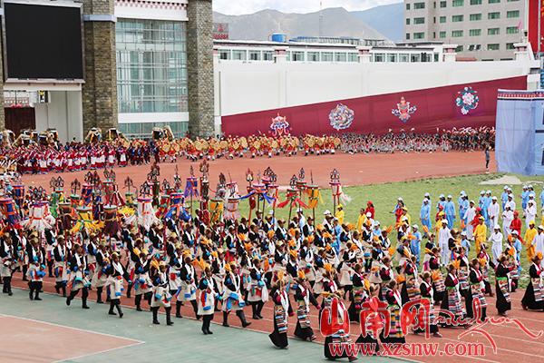 2016中国西藏雅砻文化节开幕式节徽方队