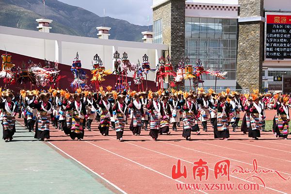 2016中国西藏雅砻文化节开幕式宗教方队