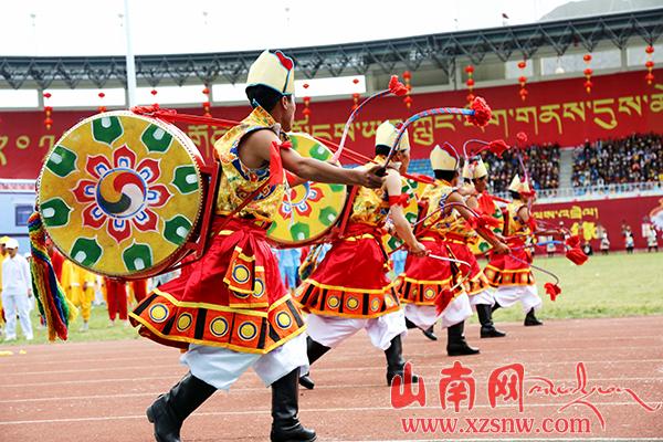 2016中国西藏雅砻文化节开幕式贡嘎县背鼓方队