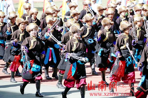 2016中国西藏雅砻文化节开幕式措美县方队 