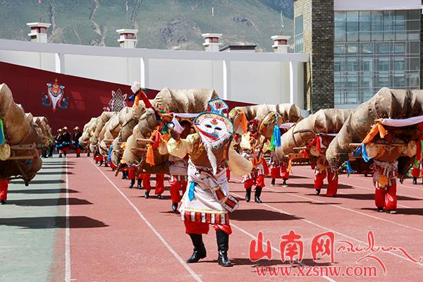 2016中国西藏雅砻文化节开幕式牛皮船方队
