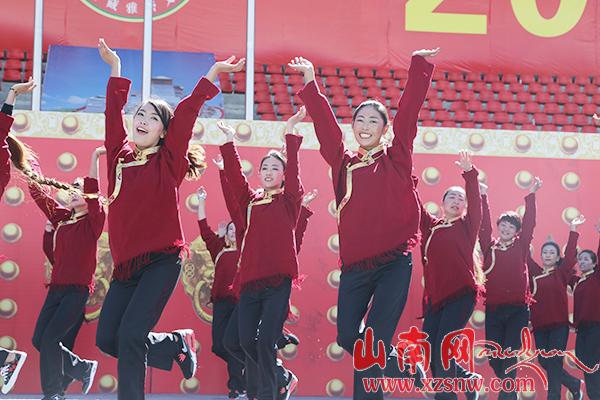 群众广场舞优秀节目展演为2016雅砻文化节再添新彩