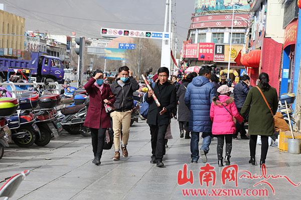 火红的日子欢喜的年——藏历新年年货市场见闻