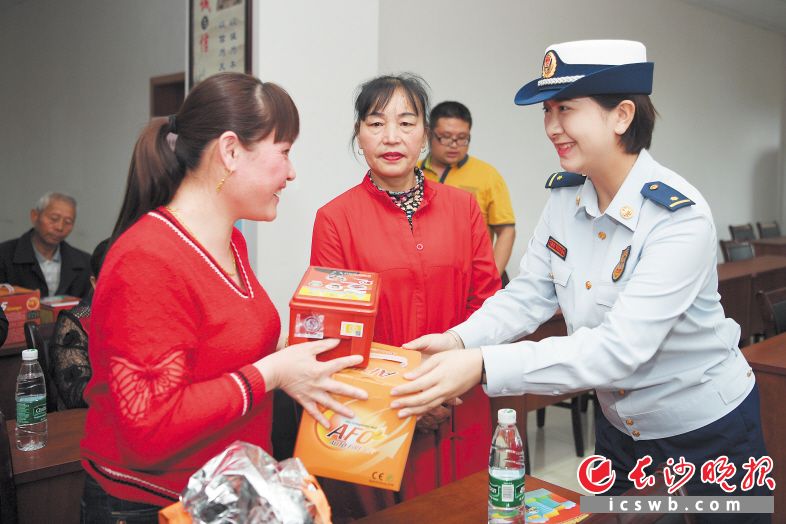 5cdc76cf161a5_watermark1.jpg